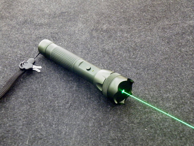 300mw Green Laser glare flashlight for outdoor -- With Pulsating mode